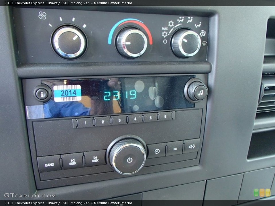 Medium Pewter Interior Audio System for the 2013 Chevrolet Express Cutaway 3500 Moving Van #82866587