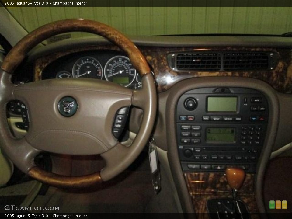 Champagne Interior Dashboard for the 2005 Jaguar S-Type 3.0 #82903715