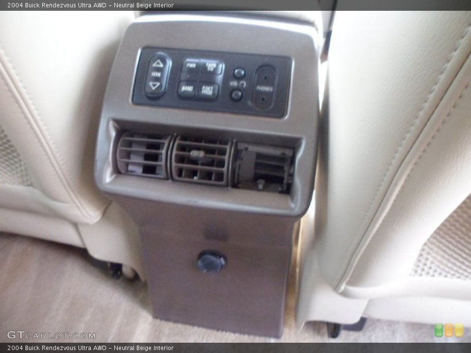Neutral Beige Interior Controls for the 2004 Buick Rendezvous Ultra AWD #82928533