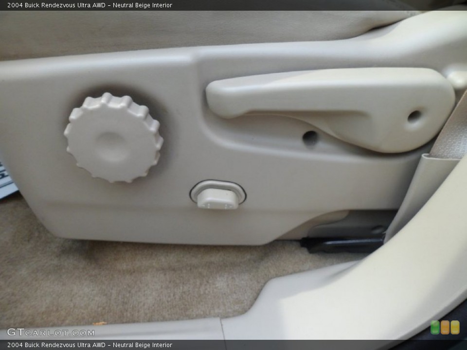 Neutral Beige Interior Controls for the 2004 Buick Rendezvous Ultra AWD #82928715