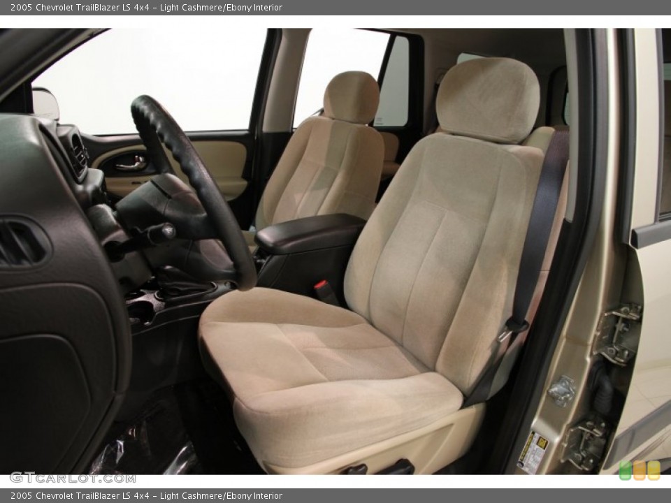 Light Cashmere/Ebony Interior Front Seat for the 2005 Chevrolet TrailBlazer LS 4x4 #82939429