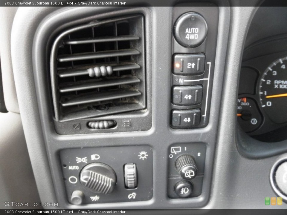 Gray/Dark Charcoal Interior Controls for the 2003 Chevrolet Suburban 1500 LT 4x4 #82952274
