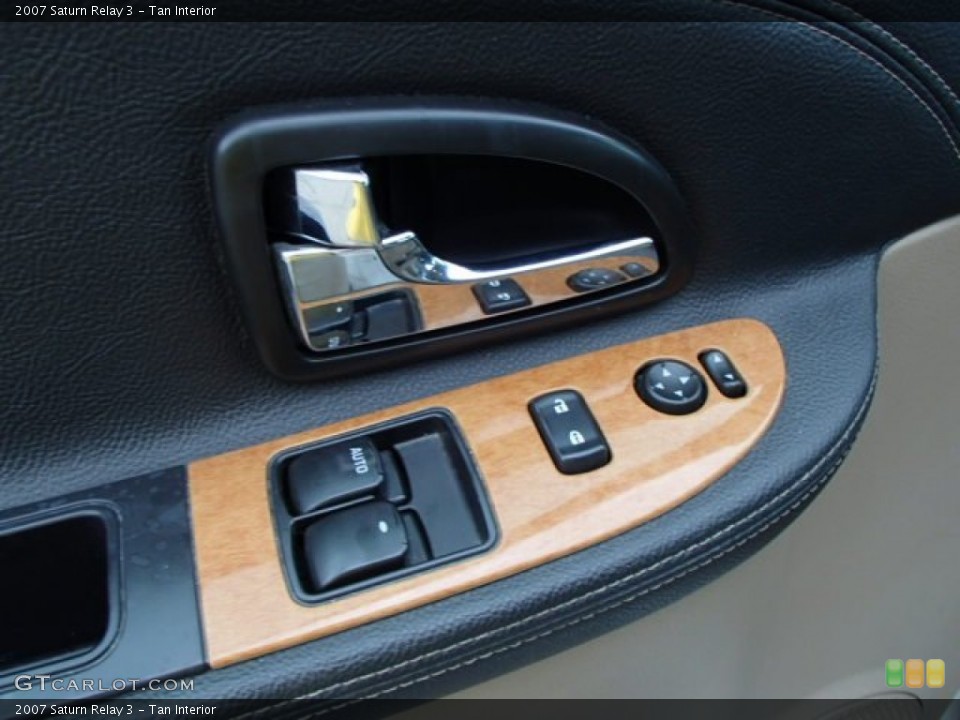 Tan Interior Controls for the 2007 Saturn Relay 3 #82954900