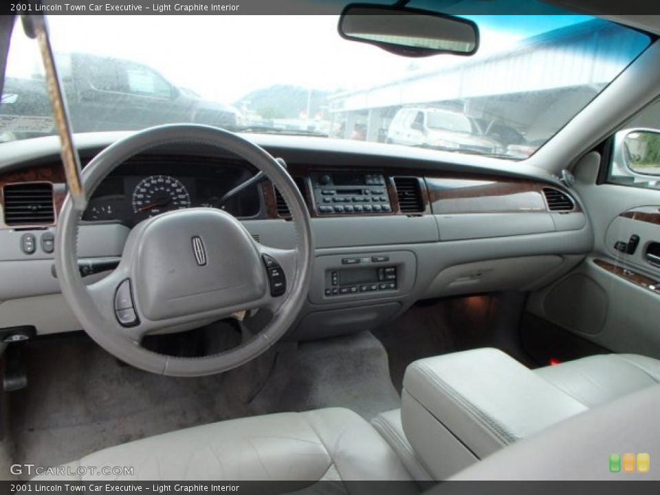Light Graphite Interior Photo for the 2001 Lincoln Town Car Executive #82955311