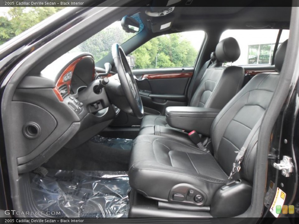 Black Interior Front Seat for the 2005 Cadillac DeVille Sedan #82964020
