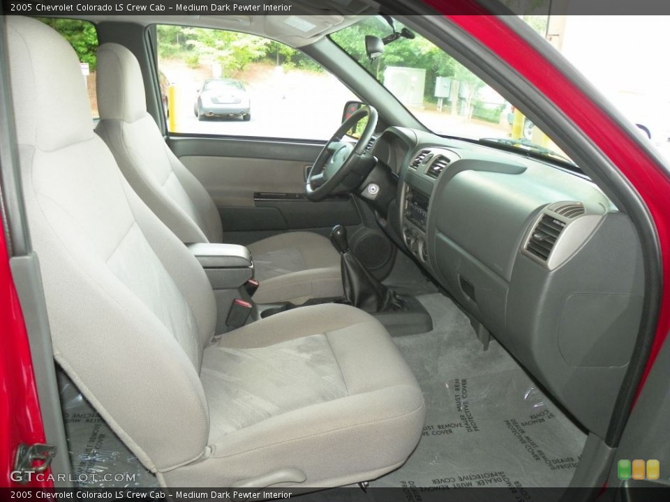 Medium Dark Pewter Interior Photo for the 2005 Chevrolet Colorado LS Crew Cab #82975498