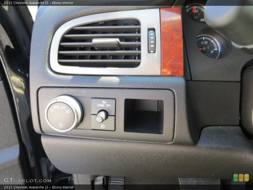 Ebony Interior Controls for the 2013 Chevrolet Avalanche LS #82987452
