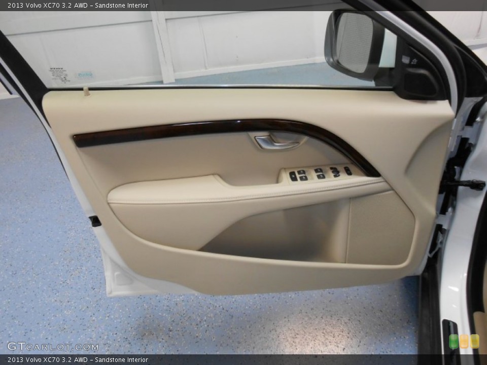 Sandstone Interior Door Panel for the 2013 Volvo XC70 3.2 AWD #82992302