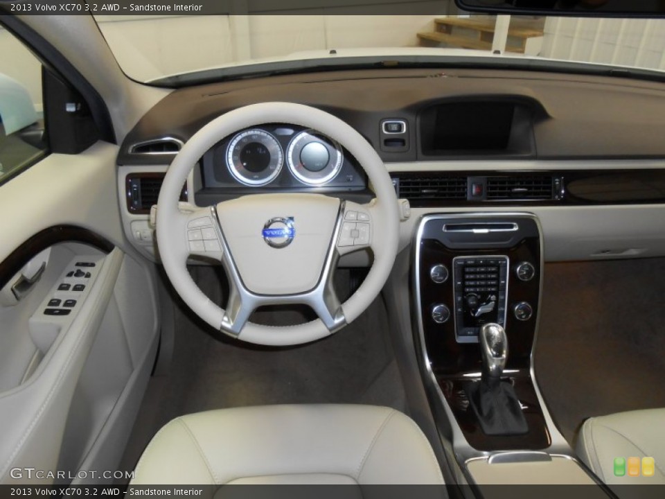 Sandstone Interior Dashboard for the 2013 Volvo XC70 3.2 AWD #82992539