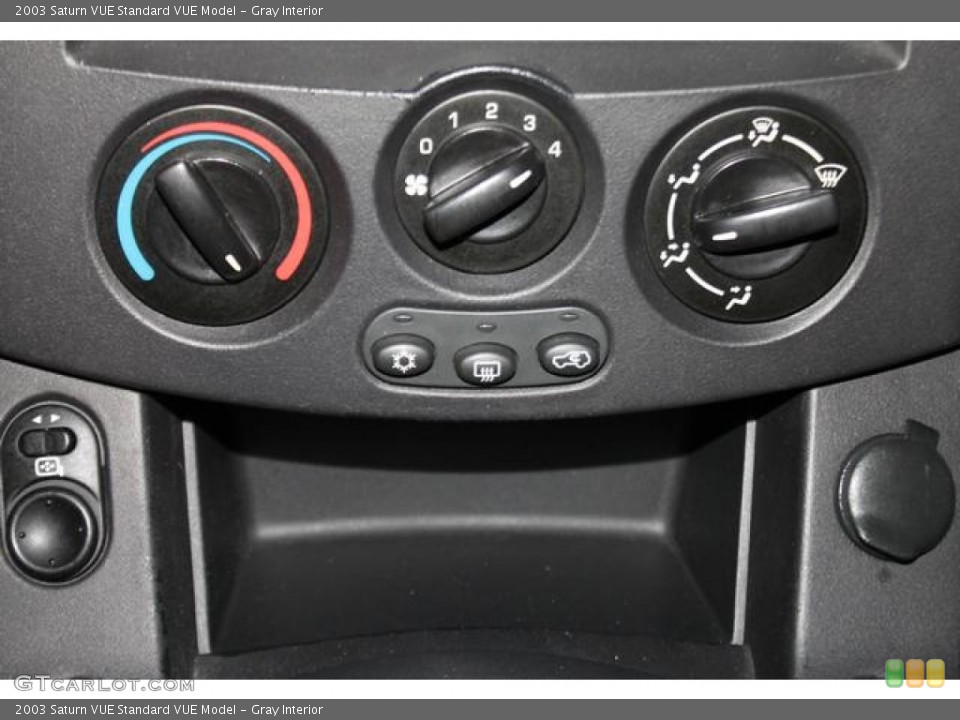 Gray Interior Controls for the 2003 Saturn VUE  #83011151