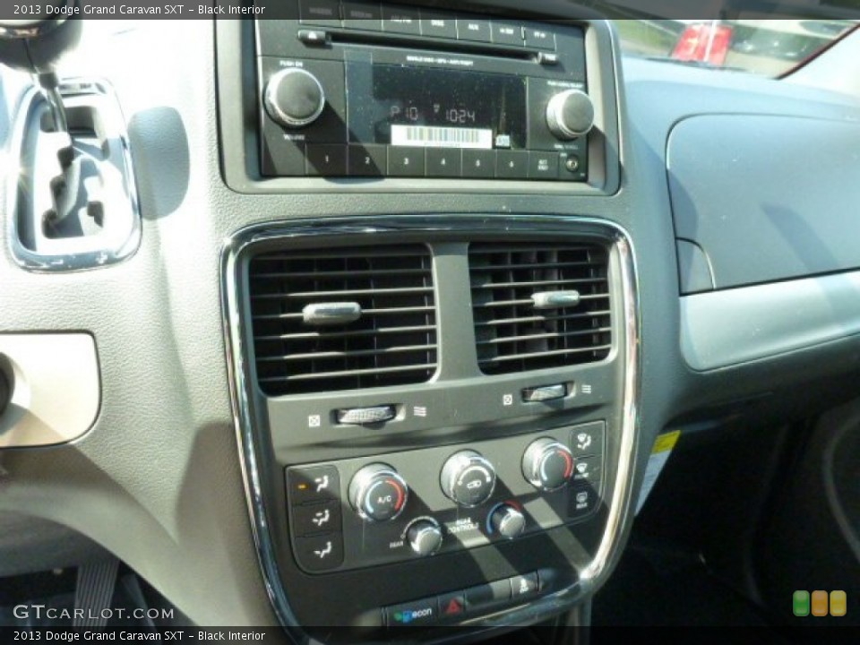 Black Interior Controls for the 2013 Dodge Grand Caravan SXT #83013415