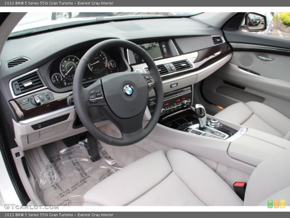 Everest Gray Interior Photo for the 2013 BMW 5 Series 550i Gran Turismo #83072458