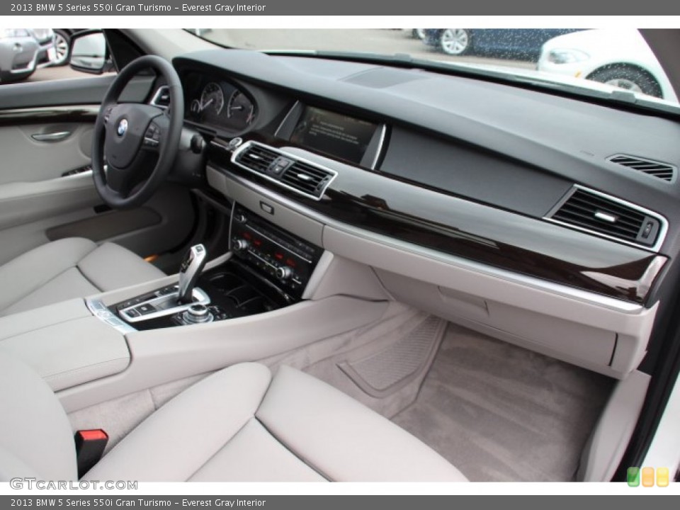 Everest Gray Interior Dashboard for the 2013 BMW 5 Series 550i Gran Turismo #83072795