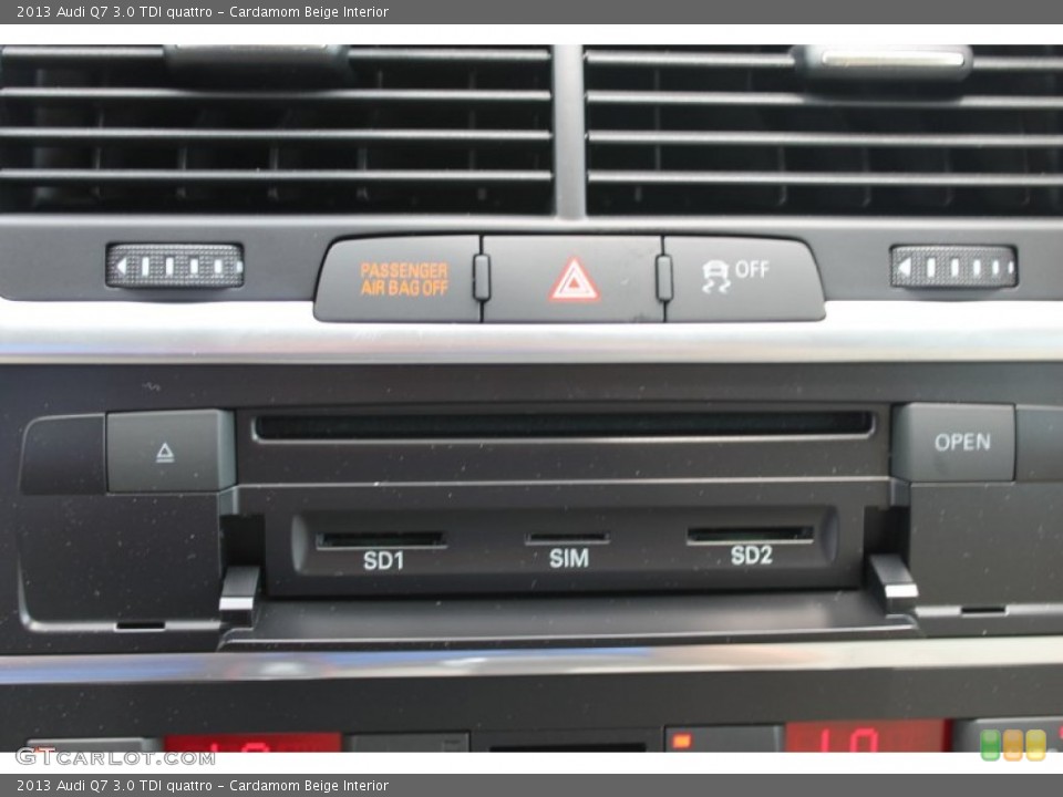 Cardamom Beige Interior Controls for the 2013 Audi Q7 3.0 TDI quattro #83081069