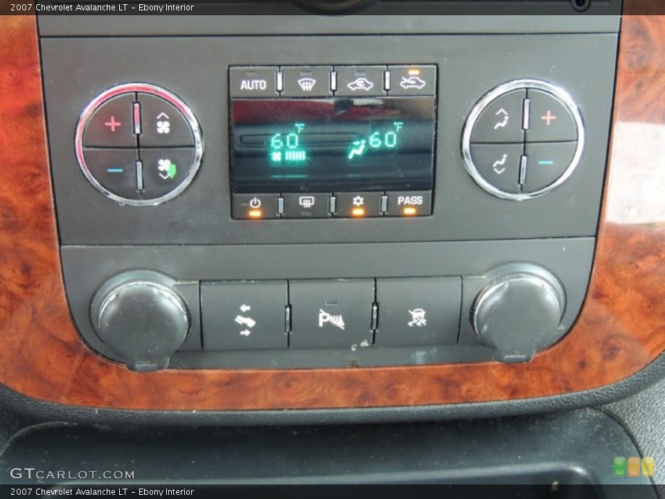 Ebony Interior Controls for the 2007 Chevrolet Avalanche LT #83111490