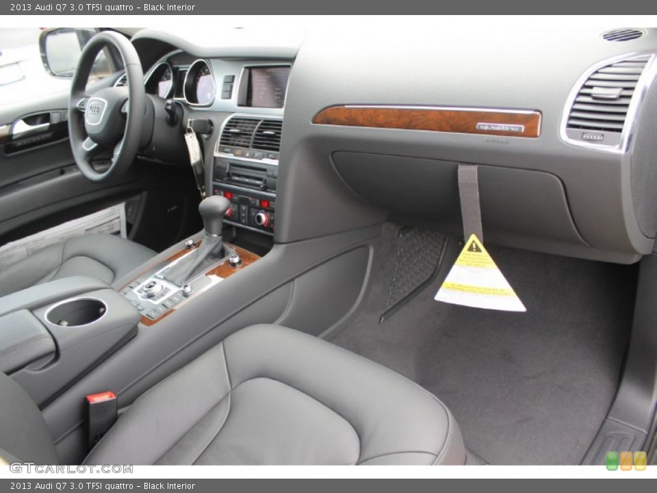 Black Interior Dashboard for the 2013 Audi Q7 3.0 TFSI quattro #83181882