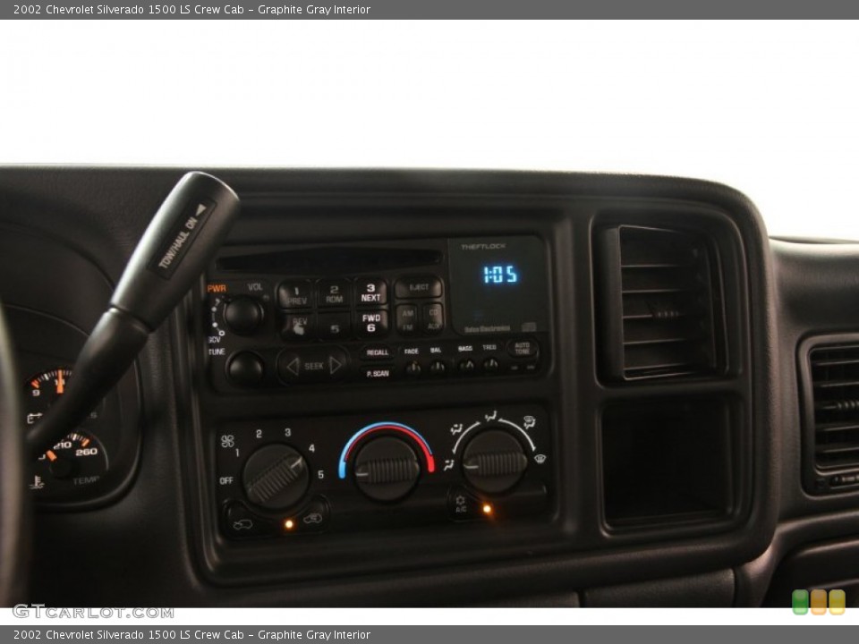 Graphite Gray Interior Controls for the 2002 Chevrolet Silverado 1500 LS Crew Cab #83245381