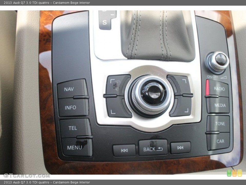 Cardamom Beige Interior Controls for the 2013 Audi Q7 3.0 TDI quattro #83276776