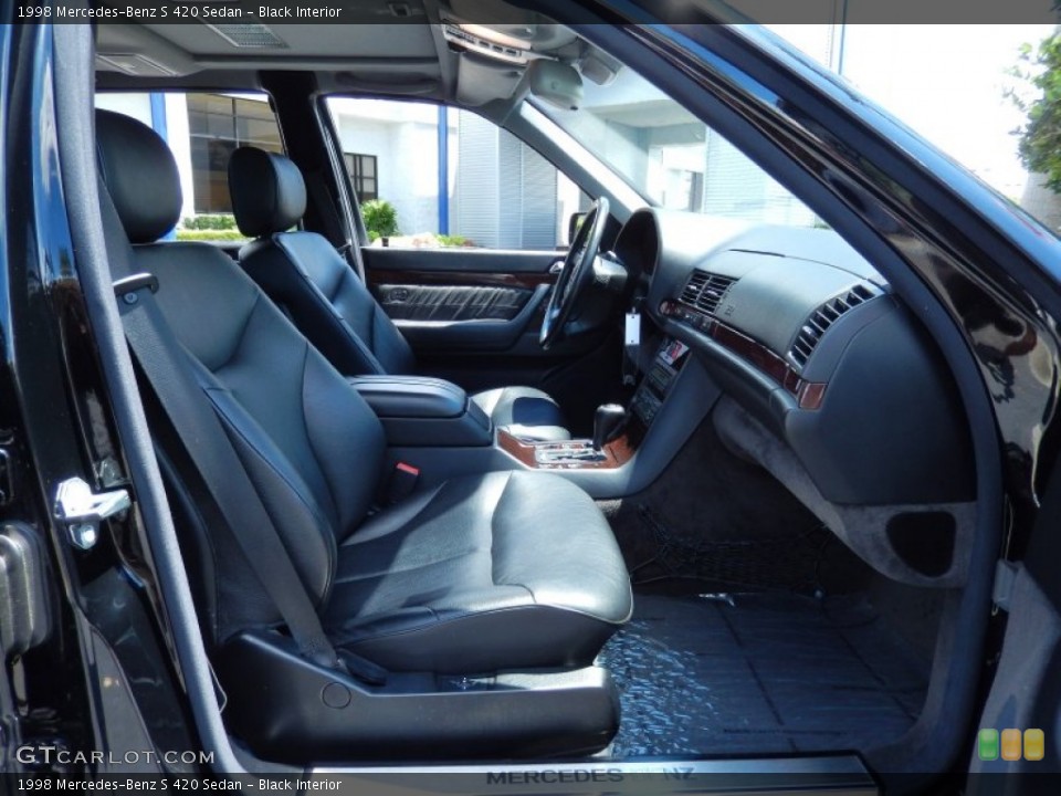 Black Interior Photo for the 1998 Mercedes-Benz S 420 Sedan #83295972