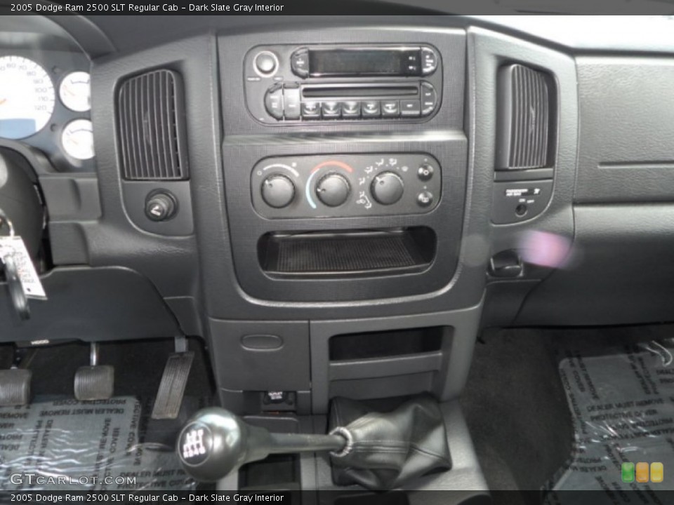 Dark Slate Gray Interior Controls for the 2005 Dodge Ram 2500 SLT Regular Cab #83332908