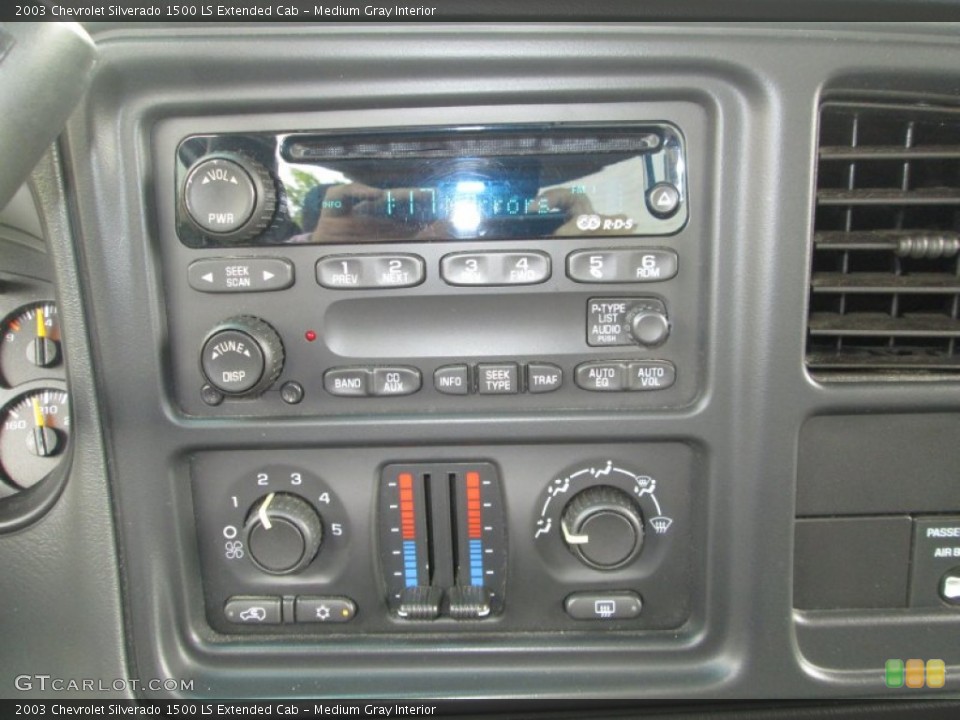 Medium Gray Interior Controls for the 2003 Chevrolet Silverado 1500 LS Extended Cab #83344258