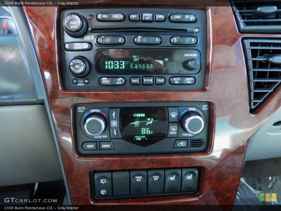 Gray Interior Controls for the 2006 Buick Rendezvous CXL #83393554
