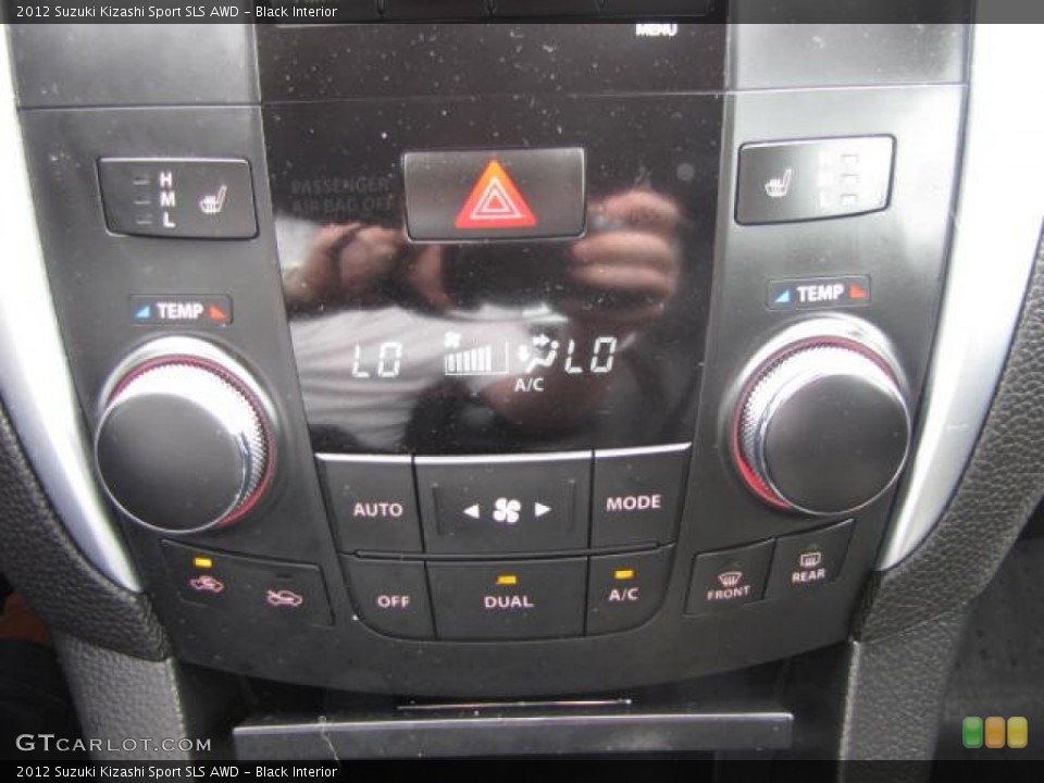 Black Interior Controls for the 2012 Suzuki Kizashi Sport SLS AWD #83400993