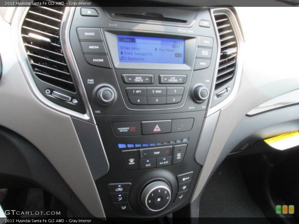Gray Interior Controls for the 2013 Hyundai Santa Fe GLS AWD #83464364