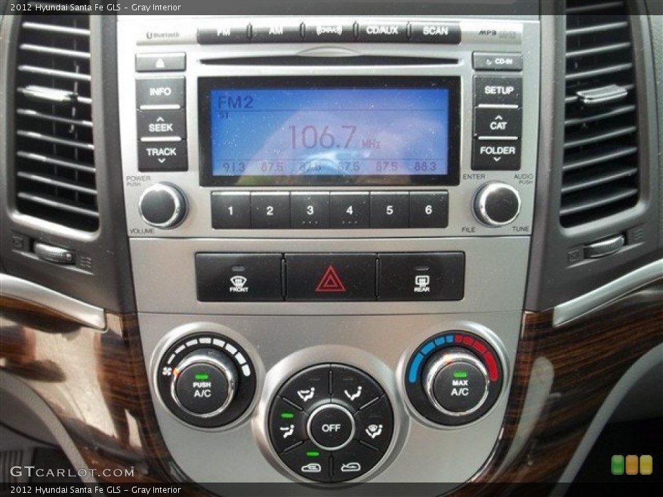 Gray Interior Controls for the 2012 Hyundai Santa Fe GLS #83494402