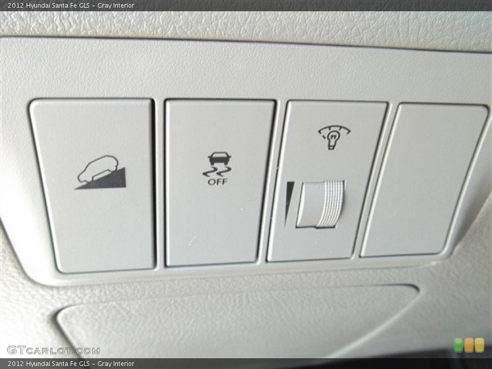 Gray Interior Controls for the 2012 Hyundai Santa Fe GLS #83494486