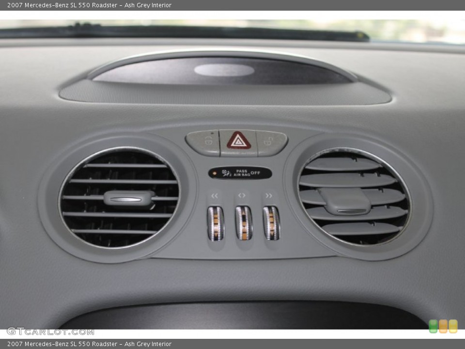 Ash Grey Interior Controls for the 2007 Mercedes-Benz SL 550 Roadster #83511201