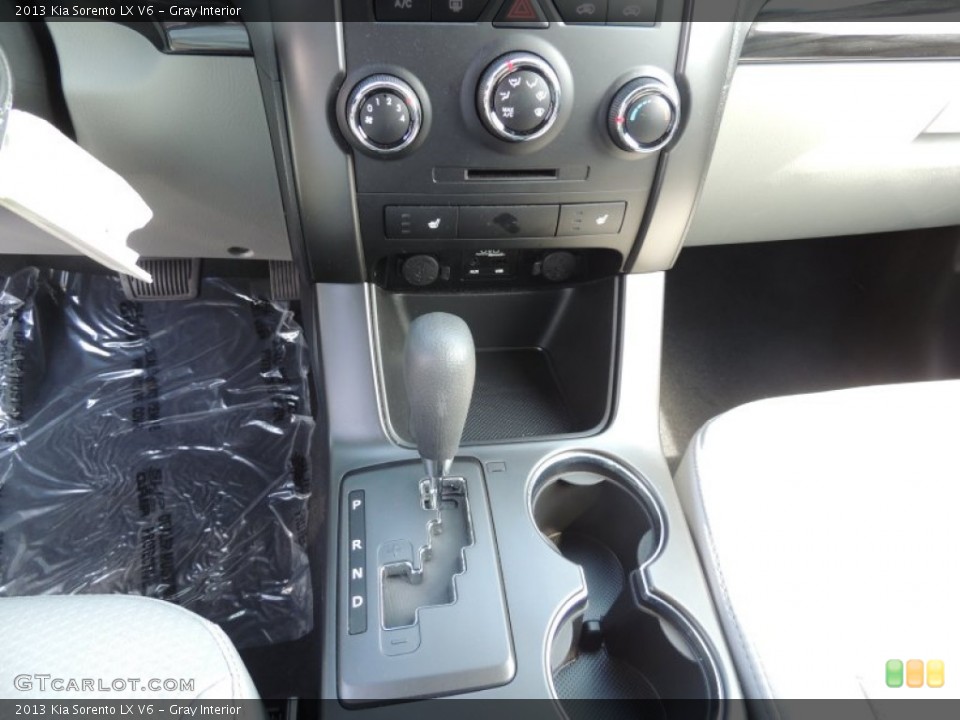 Gray Interior Transmission for the 2013 Kia Sorento LX V6 #83519427