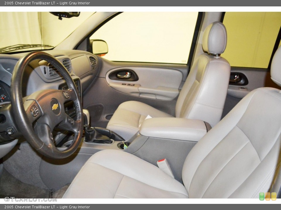 Light Gray Interior Front Seat for the 2005 Chevrolet TrailBlazer LT #83534085