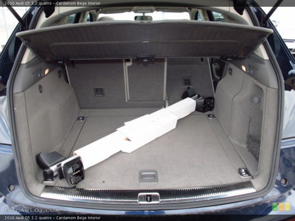 Cardamom Beige Interior Trunk for the 2010 Audi Q5 3.2 quattro #83535930