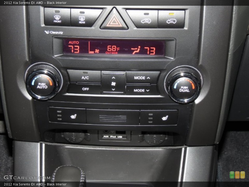 Black Interior Controls for the 2012 Kia Sorento EX AWD #83571180
