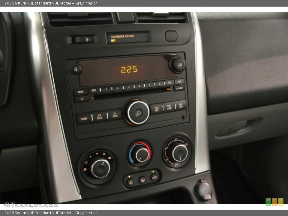 Gray Interior Controls for the 2006 Saturn VUE  #83583525
