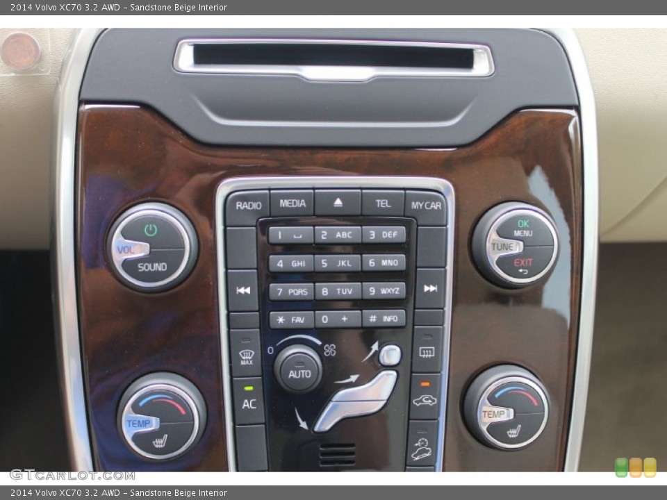 Sandstone Beige Interior Controls for the 2014 Volvo XC70 3.2 AWD #83602224