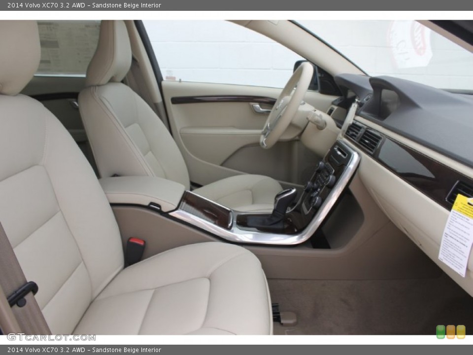 Sandstone Beige 2014 Volvo XC70 Interiors