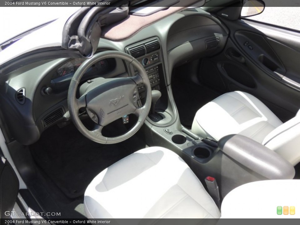 Oxford White Interior Photo for the 2004 Ford Mustang V6 Convertible #83660680