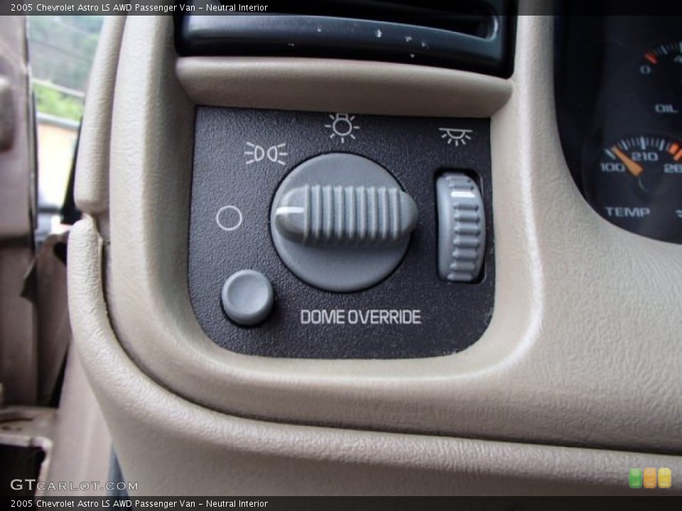 Neutral Interior Controls for the 2005 Chevrolet Astro LS AWD Passenger Van #83716888