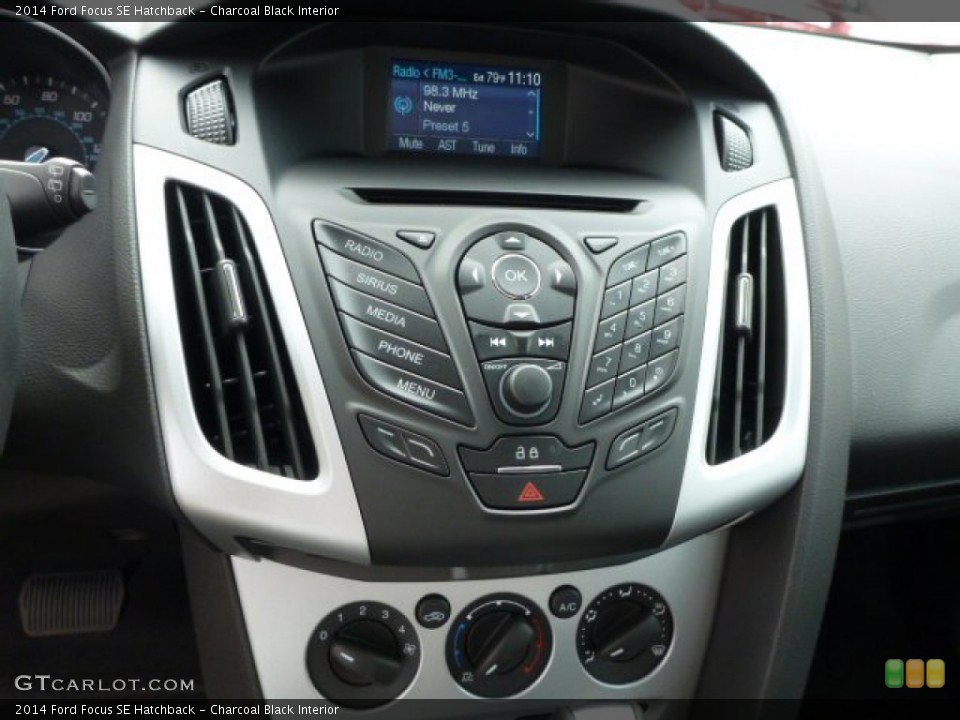 Charcoal Black Interior Controls for the 2014 Ford Focus SE Hatchback #83741599
