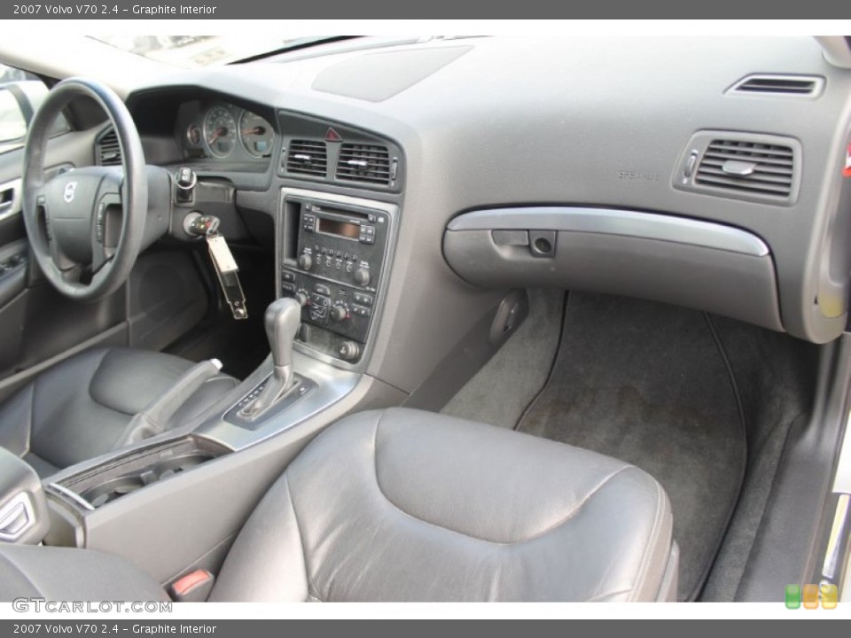 Graphite Interior Dashboard for the 2007 Volvo V70 2.4 #83750383