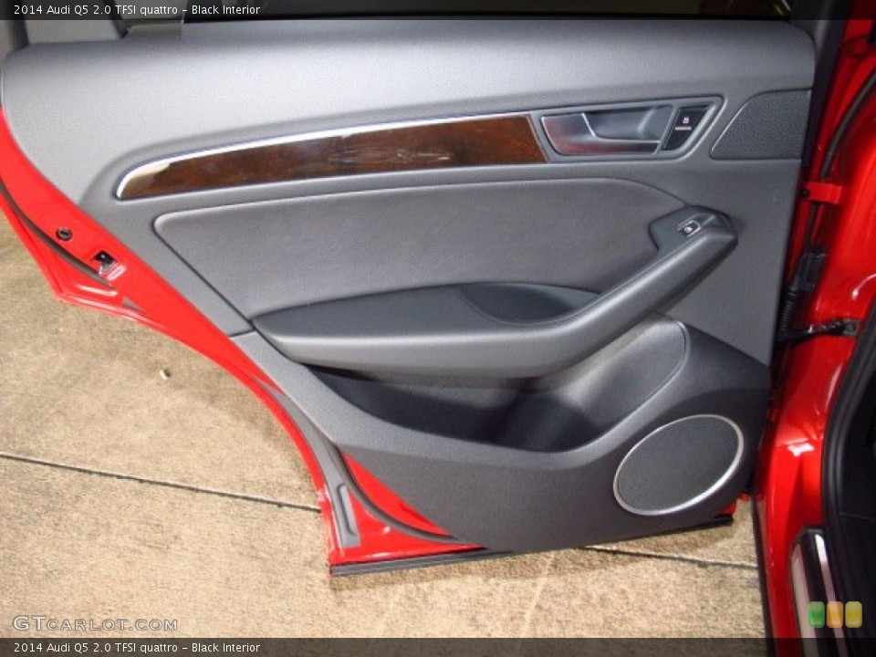 Black Interior Door Panel for the 2014 Audi Q5 2.0 TFSI quattro #83761819
