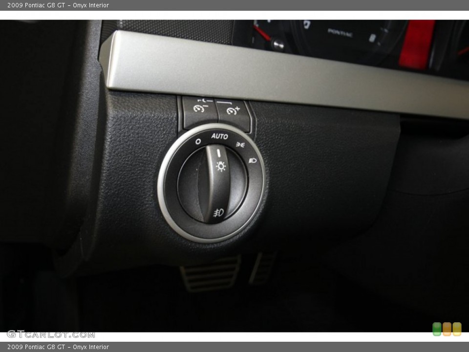 Onyx Interior Controls for the 2009 Pontiac G8 GT #83798131
