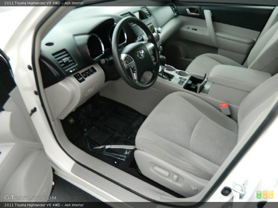 Ash 2011 Toyota Highlander Interiors