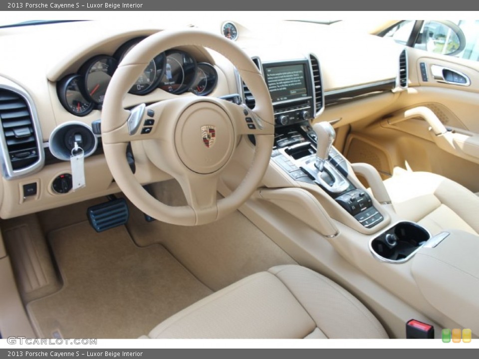 Luxor Beige Interior Photo for the 2013 Porsche Cayenne S #83849346