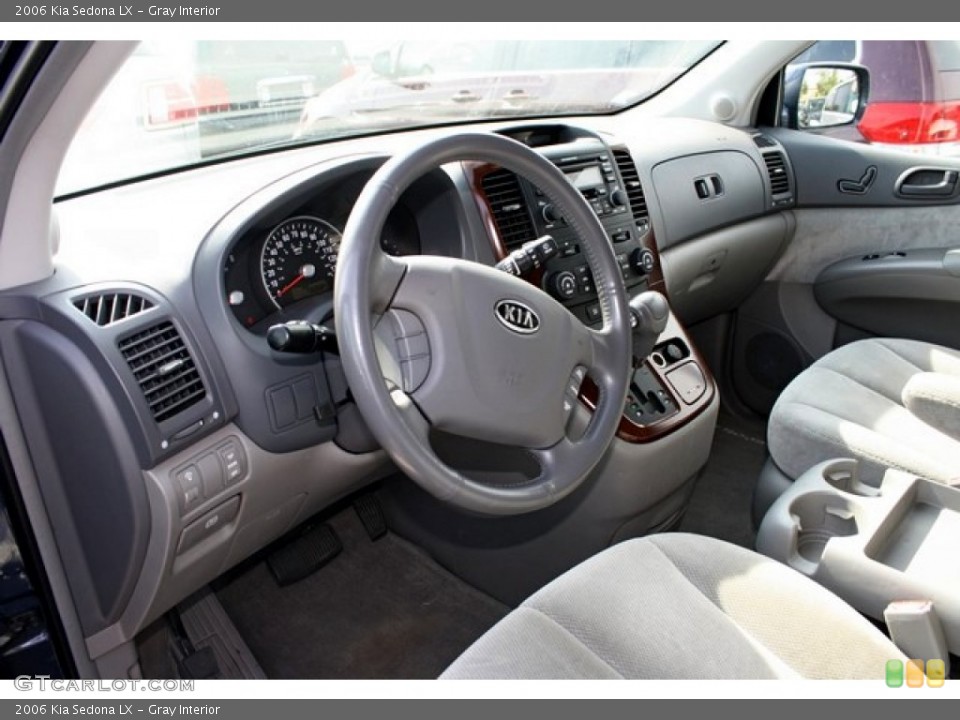 Gray 2006 Kia Sedona Interiors
