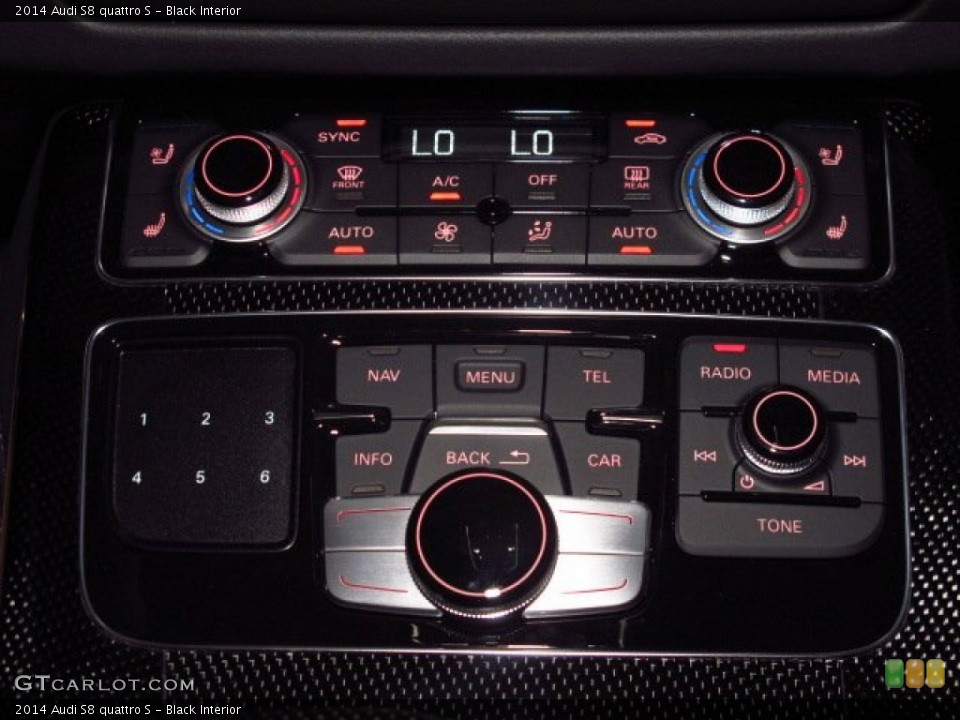 Black Interior Controls for the 2014 Audi S8 quattro S #83877498