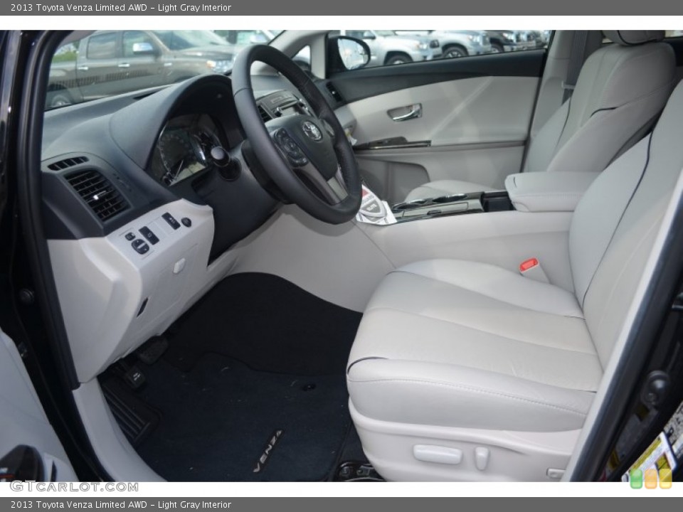 Light Gray Interior Photo for the 2013 Toyota Venza Limited AWD #83882178