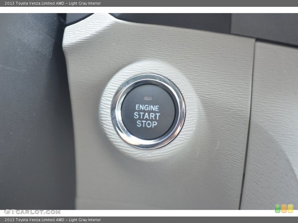 Light Gray Interior Controls for the 2013 Toyota Venza Limited AWD #83882322